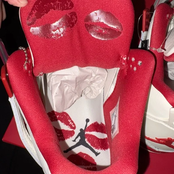 Jordan Air Retro 4 Valentines